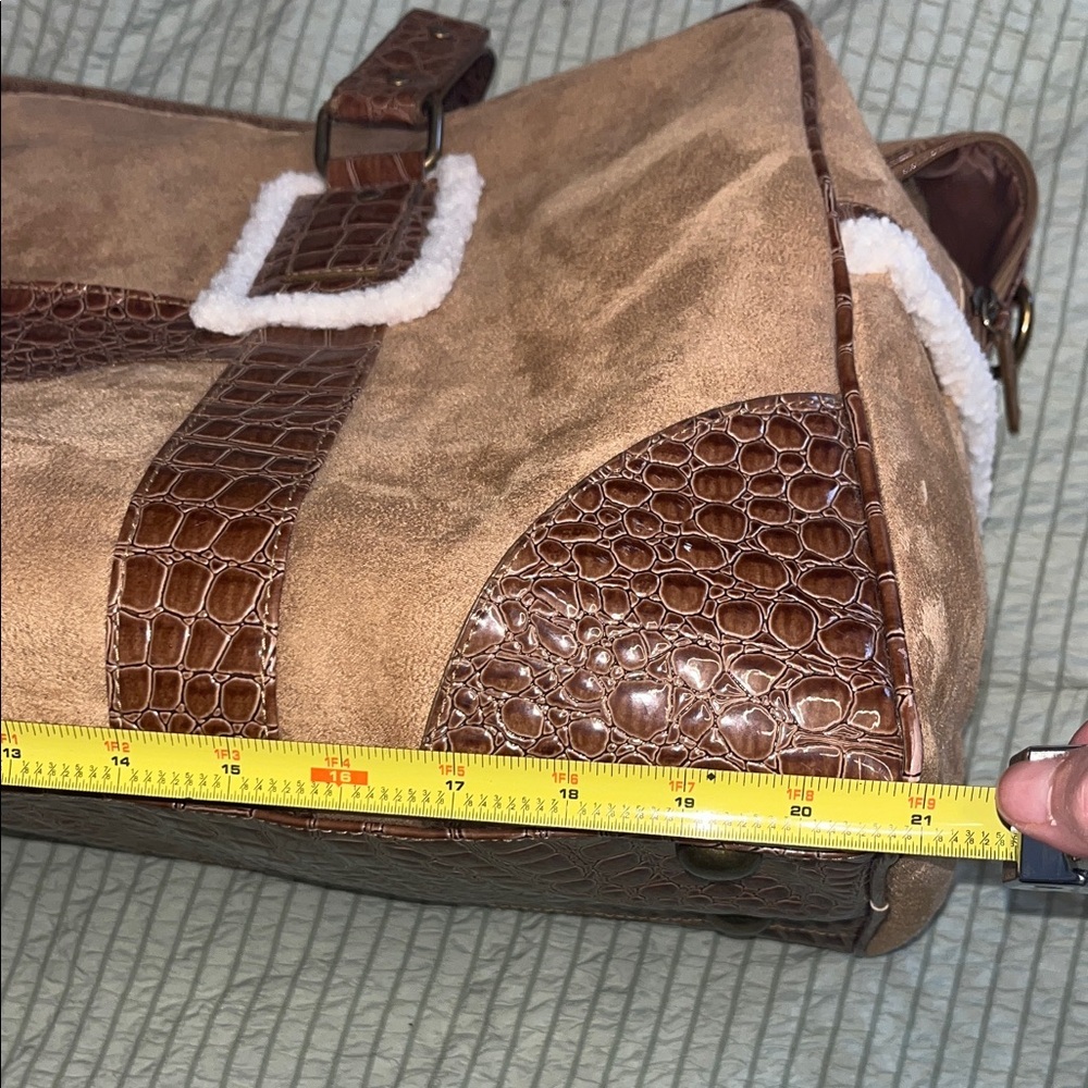 Bath & Body Works Sherpa & Faux Suede Weekender Bag - Picture 11 of 13